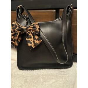 Vintage Coach Black Glove Tanned Leather Shoulder Bag